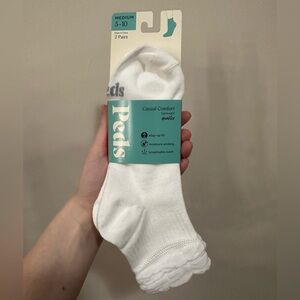 NWT Peds Women’s Ruffle Top 2-Pack Quarter Socks Size 5–10